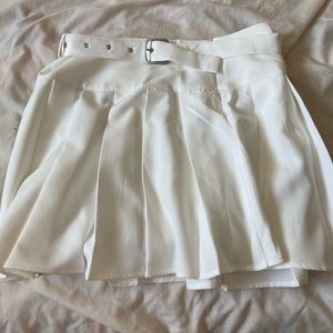 Cute white pleated skirt